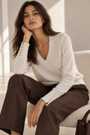 Cream V-neck πλεκτή μπλούζα