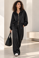 Μαύρο satin σετ με crop ζακέτα