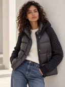Μαύρο puffer jacket με πλεκτά μανίκια