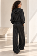 Μαύρο satin σετ με crop ζακέτα