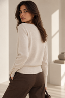 Cream V-neck πλεκτή μπλούζα