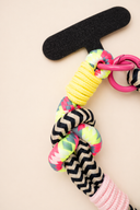 Μαύρο boho woven statement phone charm