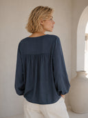 Μπλε lace detail μπλούζα