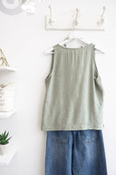 Λαδί minimal αμάνικο lightweight top