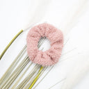 Ροζ boucle scrunchie μαλλιών