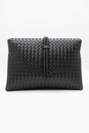 Μαύρο woven leather clutch