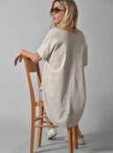 Μπεζ oversized V-neck t-shirt