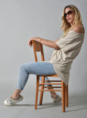Μπεζ oversized V-neck t-shirt