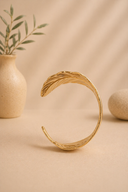 Χρυσό leaf textured cuff bracelet