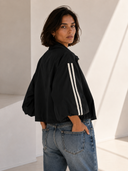 Μαύρο bomber jacket με δαντέλα