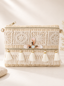 Μπεζ boho straw crossbody bag με κοχύλια