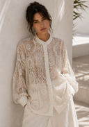 EIGHTY2 Εκρού resort chic δαντελένιο πουκάμισο