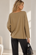 Camel V-neck oversized μπλούζα
