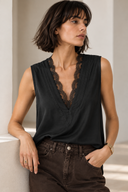 FIGARO Μαύρο lace V-neck top