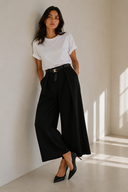 Μαύρη wide leg παντελόνα με ζώνη