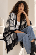 Μαύρη oversized κάπα με κρόσσια