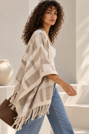 Μπεζ oversized κάπα με κρόσσια